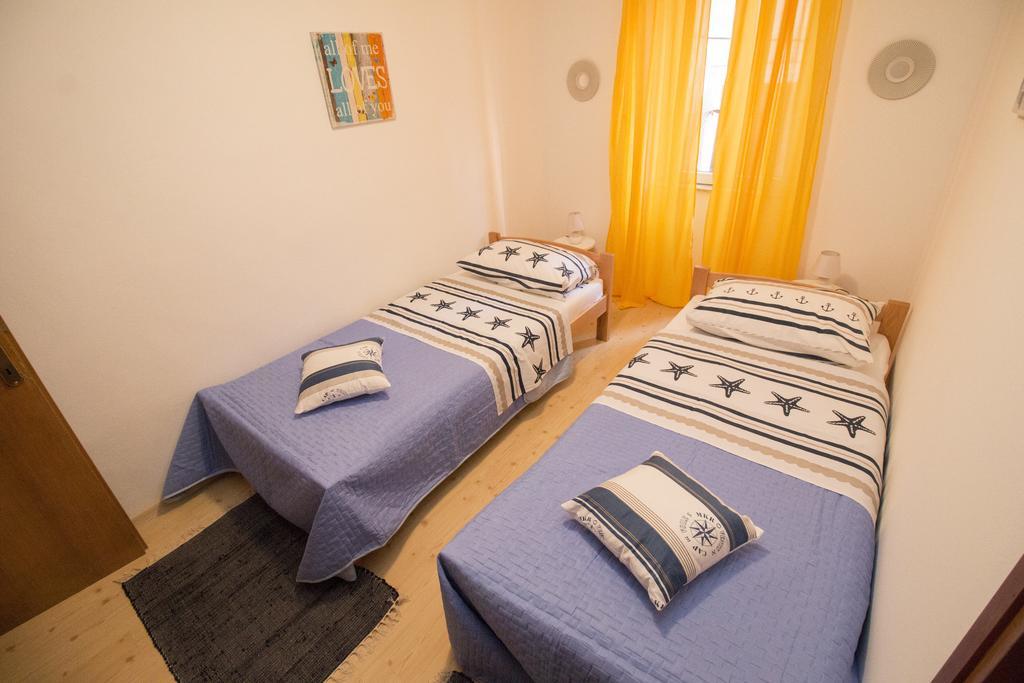 Apartment Piazza Antica Ρόβινι Εξωτερικό φωτογραφία