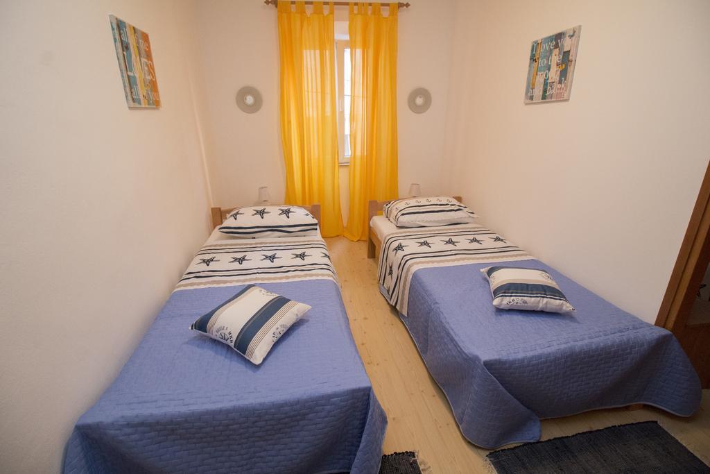 Apartment Piazza Antica Ρόβινι Εξωτερικό φωτογραφία